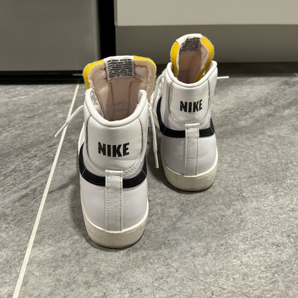 Nike Blazer Mid ‘77
